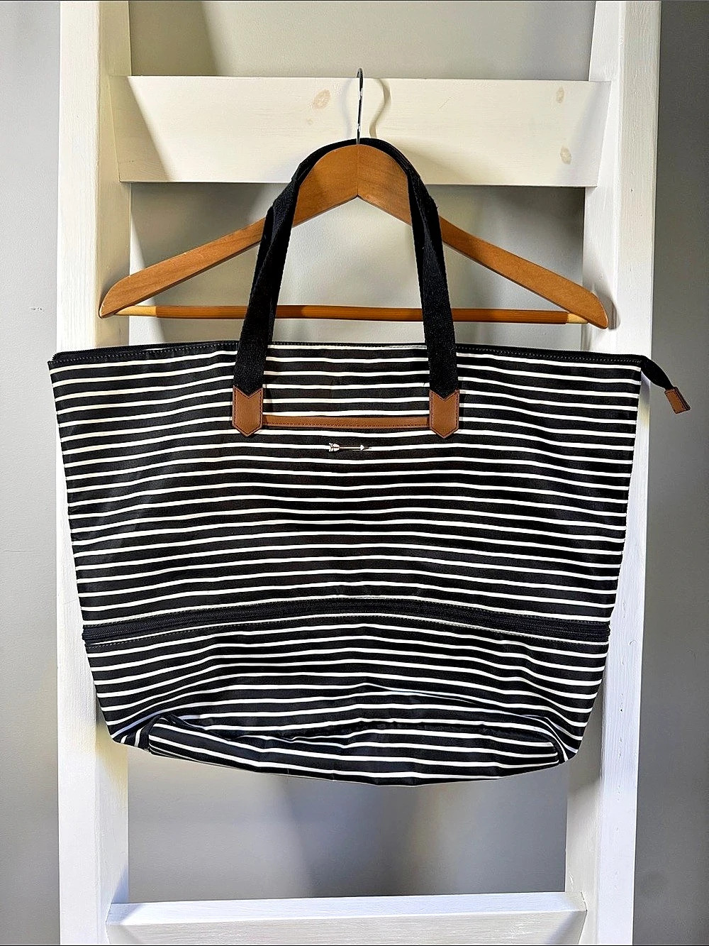 Stella & Dot Travel Tote Striped Tote in Black & White